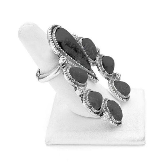 Natural Stone Black Squash Blossom Stretch Ring - Picture 2 of 6